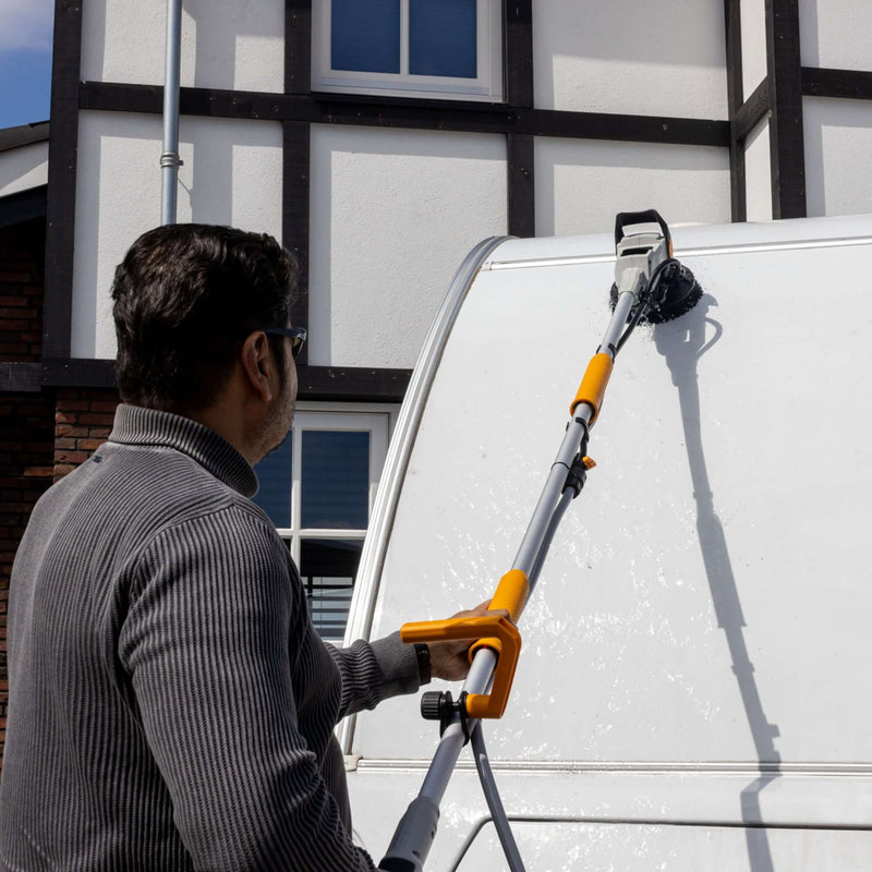 Cargue la imagen en el visor de la galería, Twin Brush 18V - Cepillo Rotativo de Limpieza de Batería sin Escobillas - Incl. Batería de 4,0 Ah y cargador rápido + 3 cepillos y palo extensible