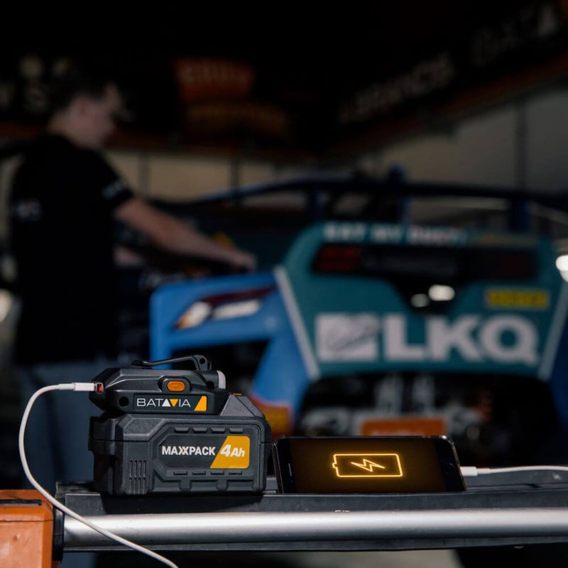 Load image into Gallery viewer, 18V USB Battery Adapter with Flashlight