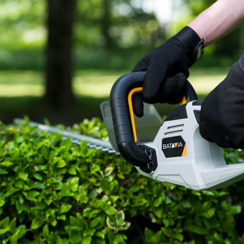 Load image into Gallery viewer, 18V Cordless Hedge Trimmer 560mm