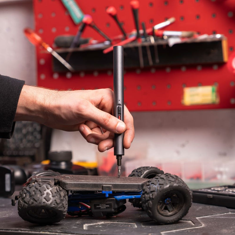 Laden Sie das Bild in Galerie -Viewer, Fleischmann 3.6V Elektrischer Schraubenzieher (40-teiliger satz)