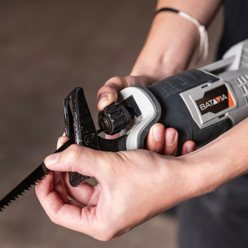 Load image into Gallery viewer, Cordless Reciprocating Saw 18V
