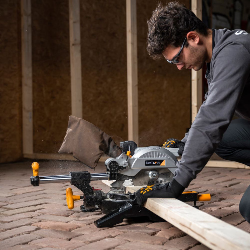 Load image into Gallery viewer, Cordless Sliding Mitre Saw 18V 216mm
