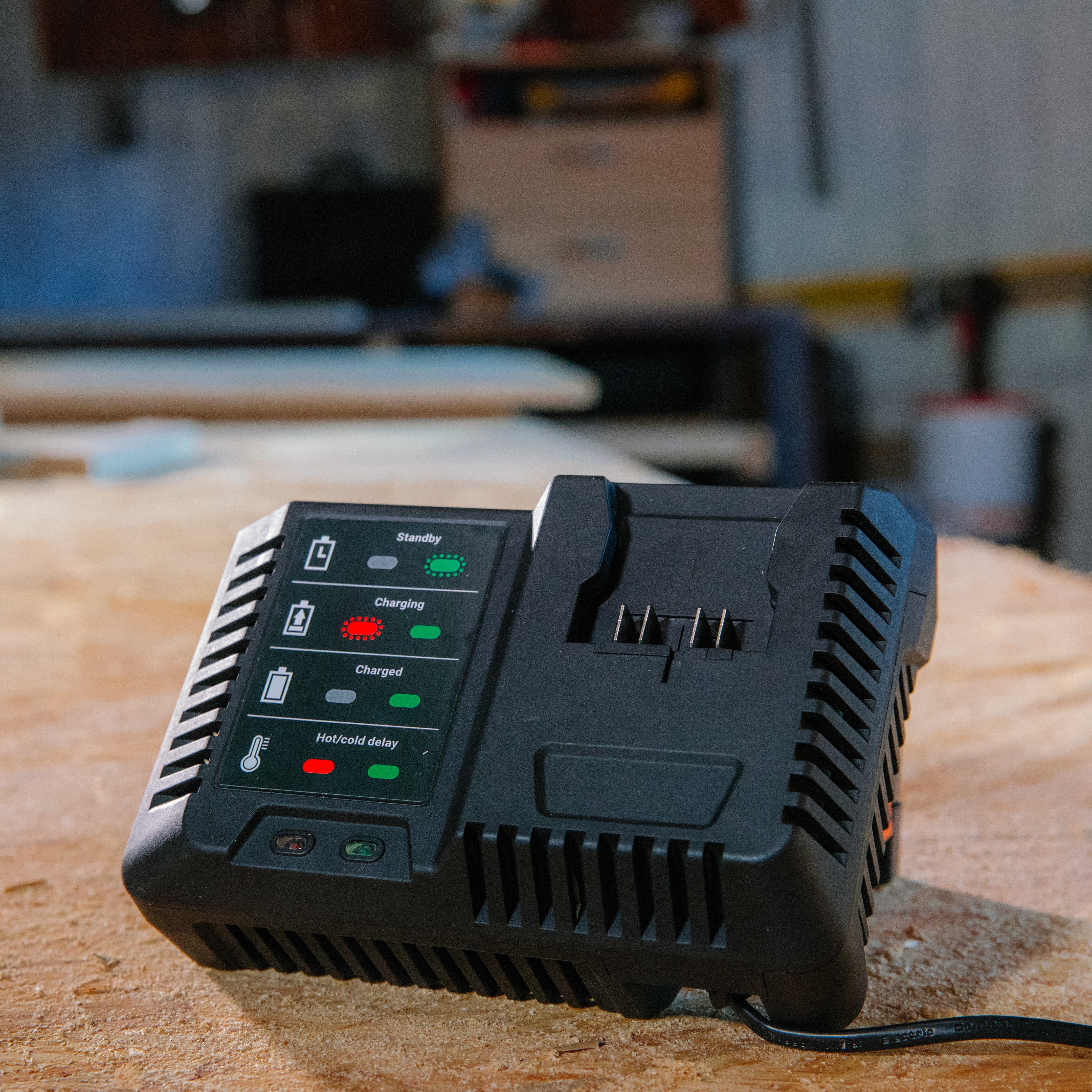 18V 4.0A Fast Charger - view 2