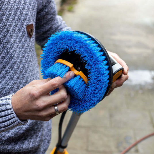 18V Twin Brush - Cordless Brushless Power Scrubber - Incl. 4.0Ah Battery & Charger + 2 Brushes and Work Gloves