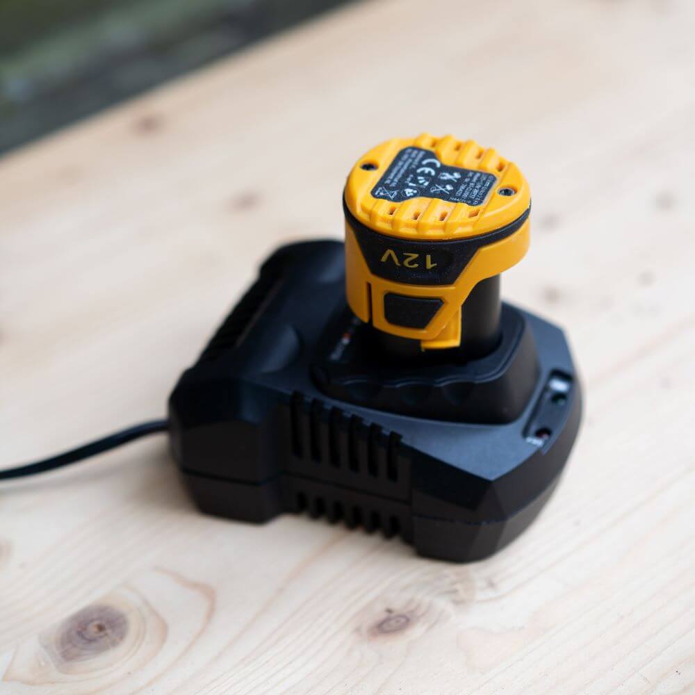 Cargador Rápido 12V / 2.4A - Para Fixxpack 1.0