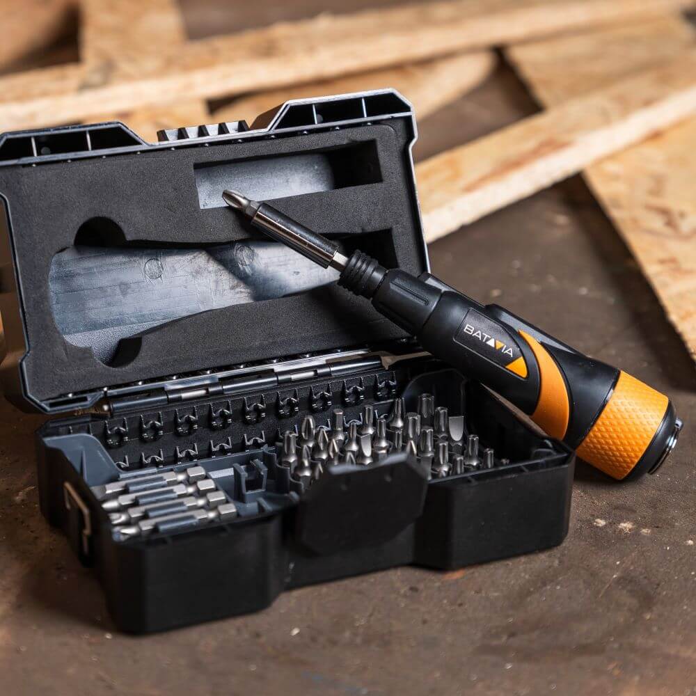 Atornillador 3.6V de Batería Con Estuche | Incl. puntas de 44 piezas