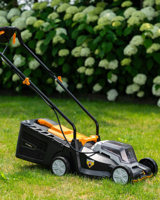 A WARM DECEMBER GIFT HELPS WITH EVERY JOB!