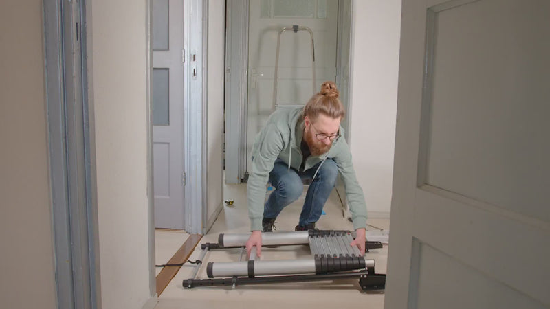 Carica e riproduci video in Gallery Viewer, Scala Telescopica per Soffitta 2.30 - 2.70m
