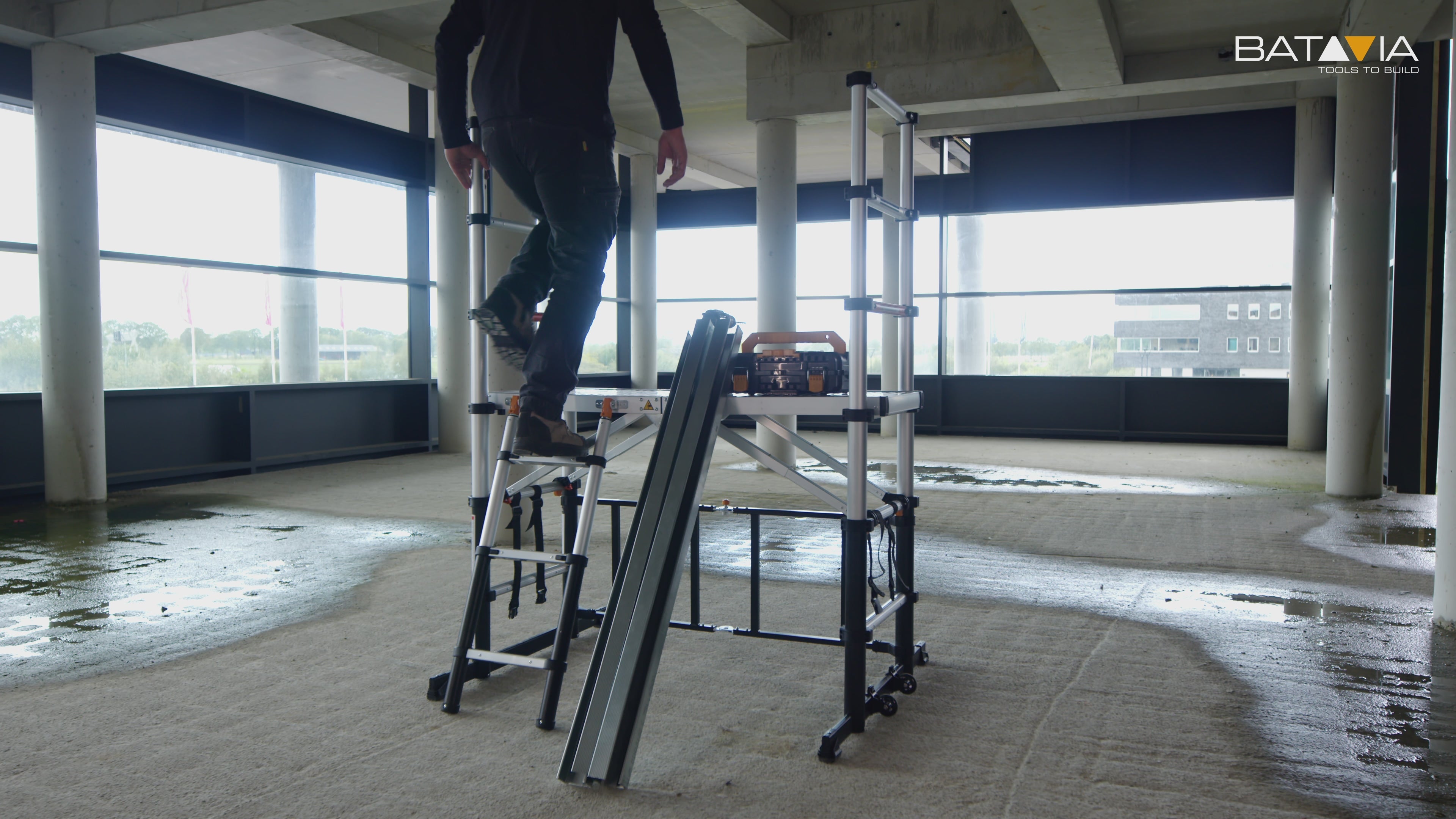 Load video: Telescopic Scaffold