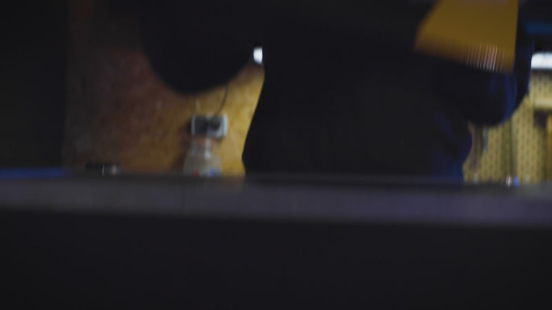 Laden und spielen Sie Video in Galerie -Viewer, 18V Akku-Handstaubsauger
